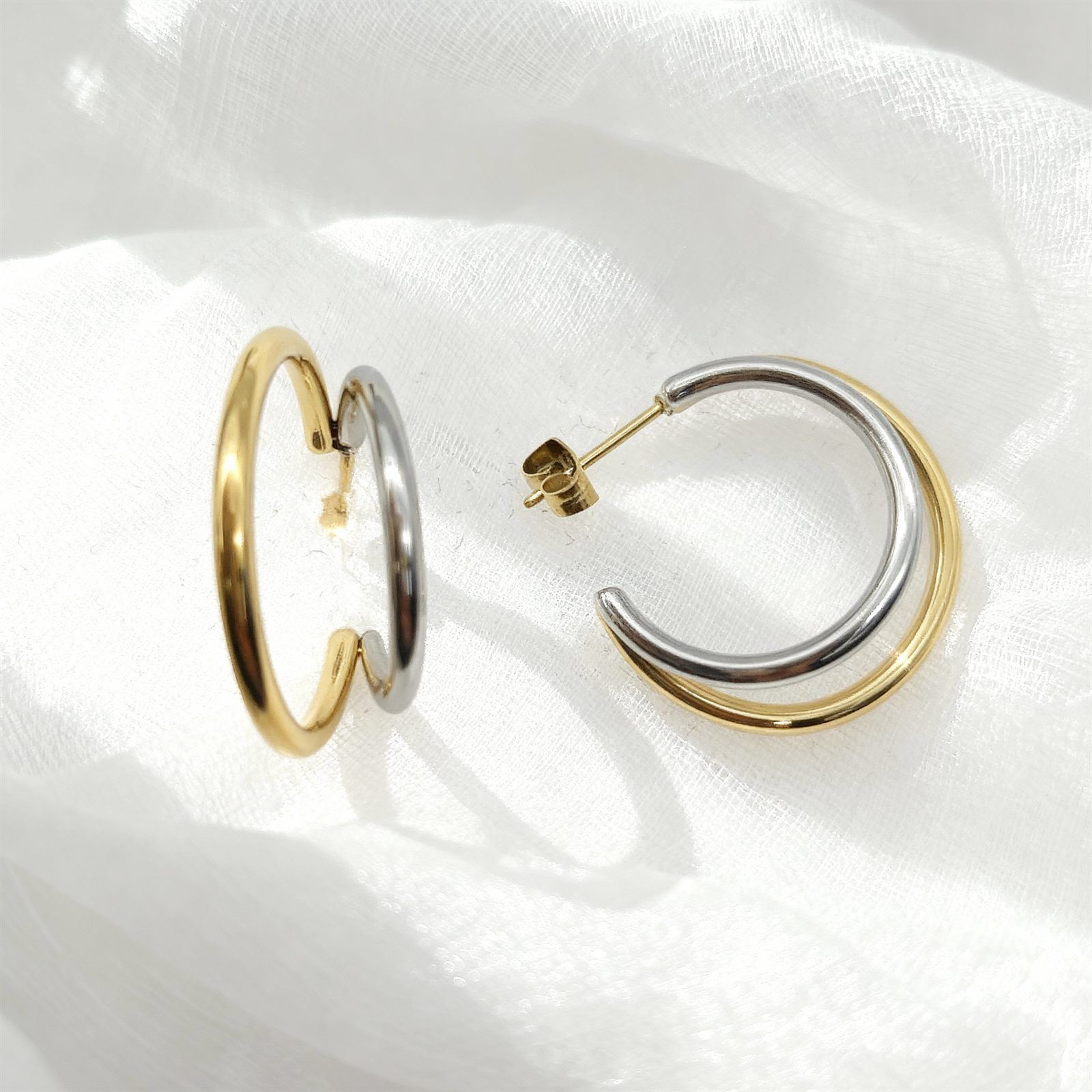 ピアス 1